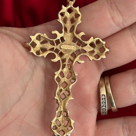 AVON Elegant Gold Cross Pendant with Red Gemstone NECKLACE ✝️ - Picture 6 of 7